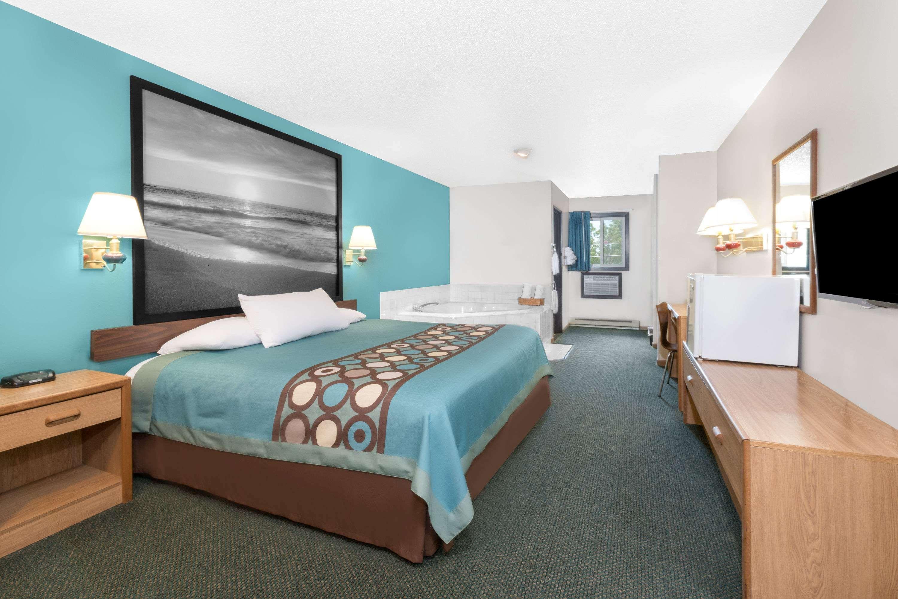 Super 8 By Wyndham Huron Ngoại thất bức ảnh