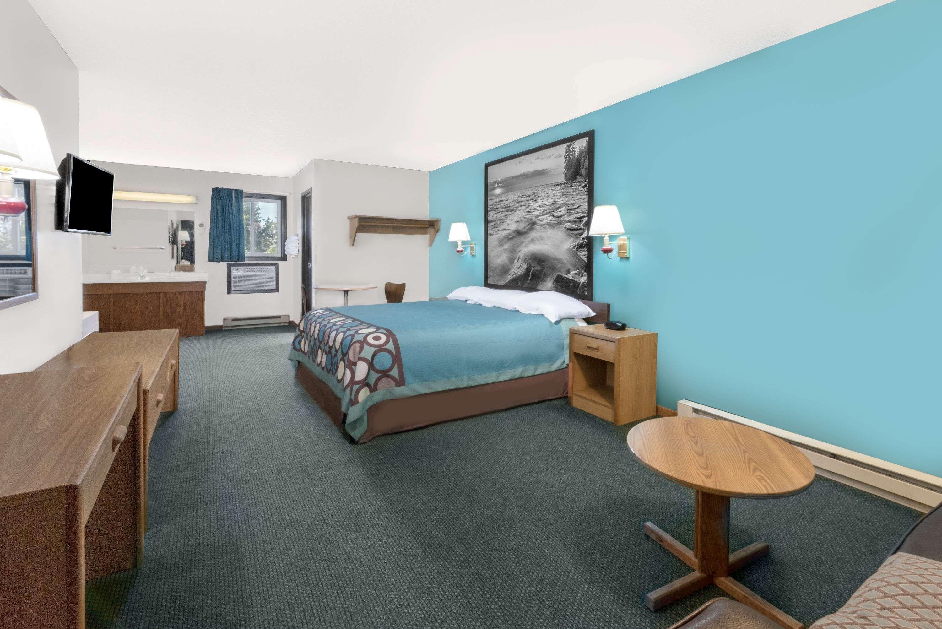 Super 8 By Wyndham Huron Ngoại thất bức ảnh